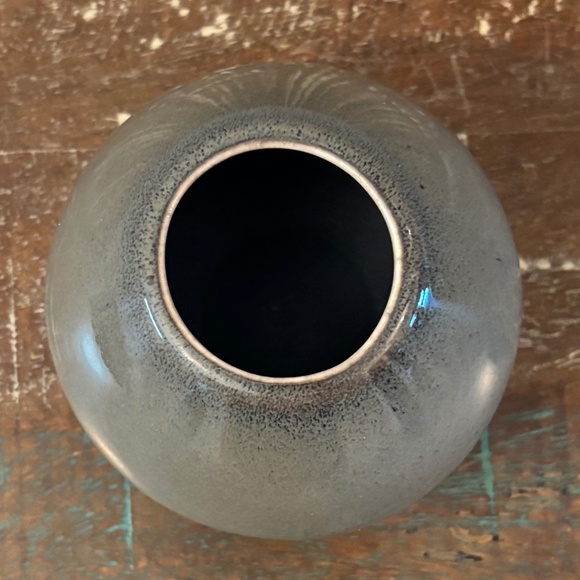 Rookwood Pottery Sophie Vase #10236 Gray with Blue Rim Present Day MMXVII 2017 - Picture 5 of 7